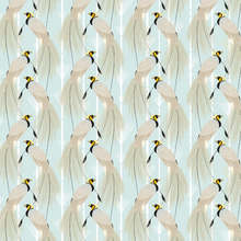 Afbeelding in Gallery-weergave laden, Paradijsvogel Patroon Behang in Zacht Blauw en Wit
